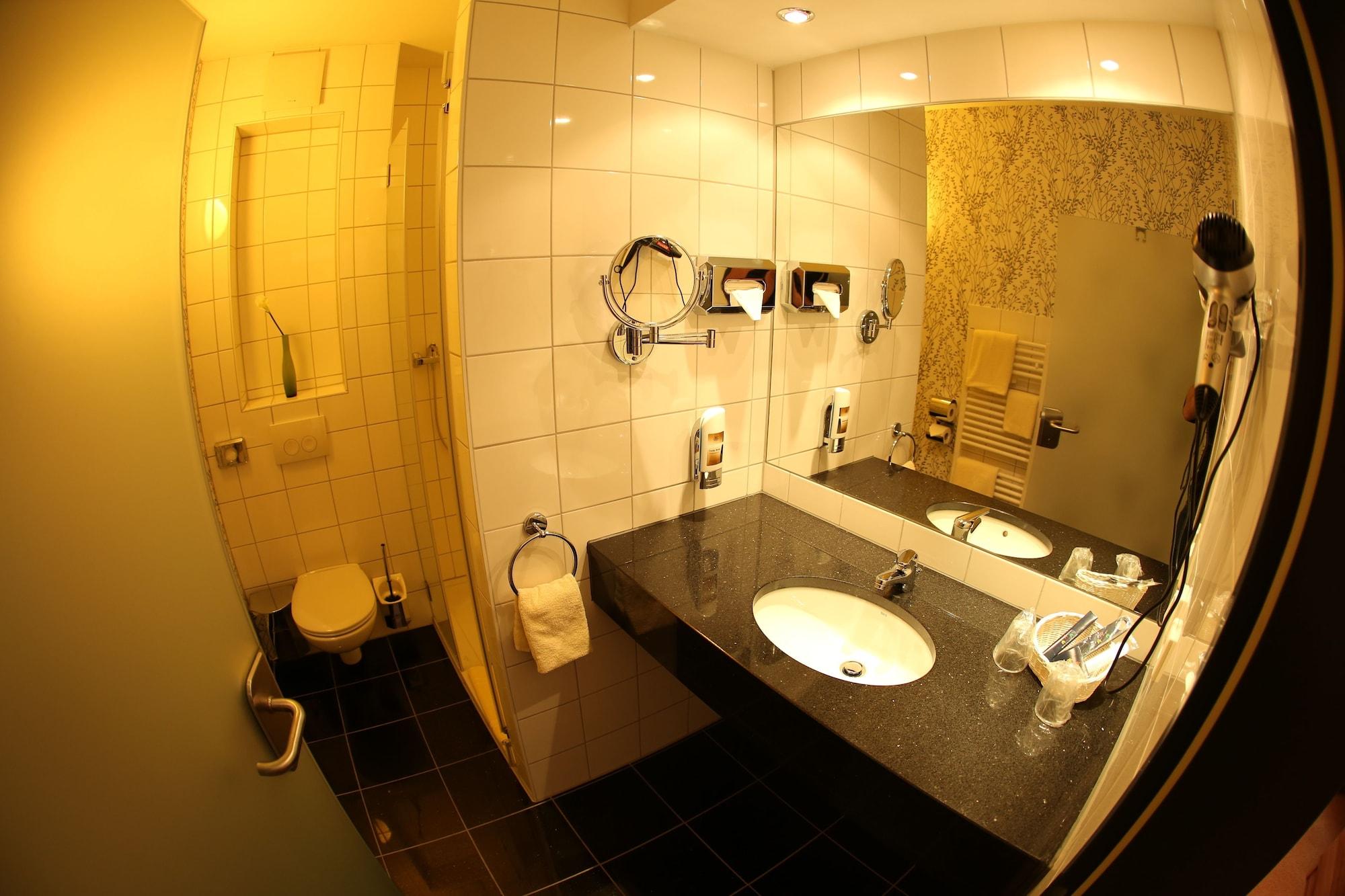 דיסבורג Hotel Sittardsberg מראה חיצוני תמונה